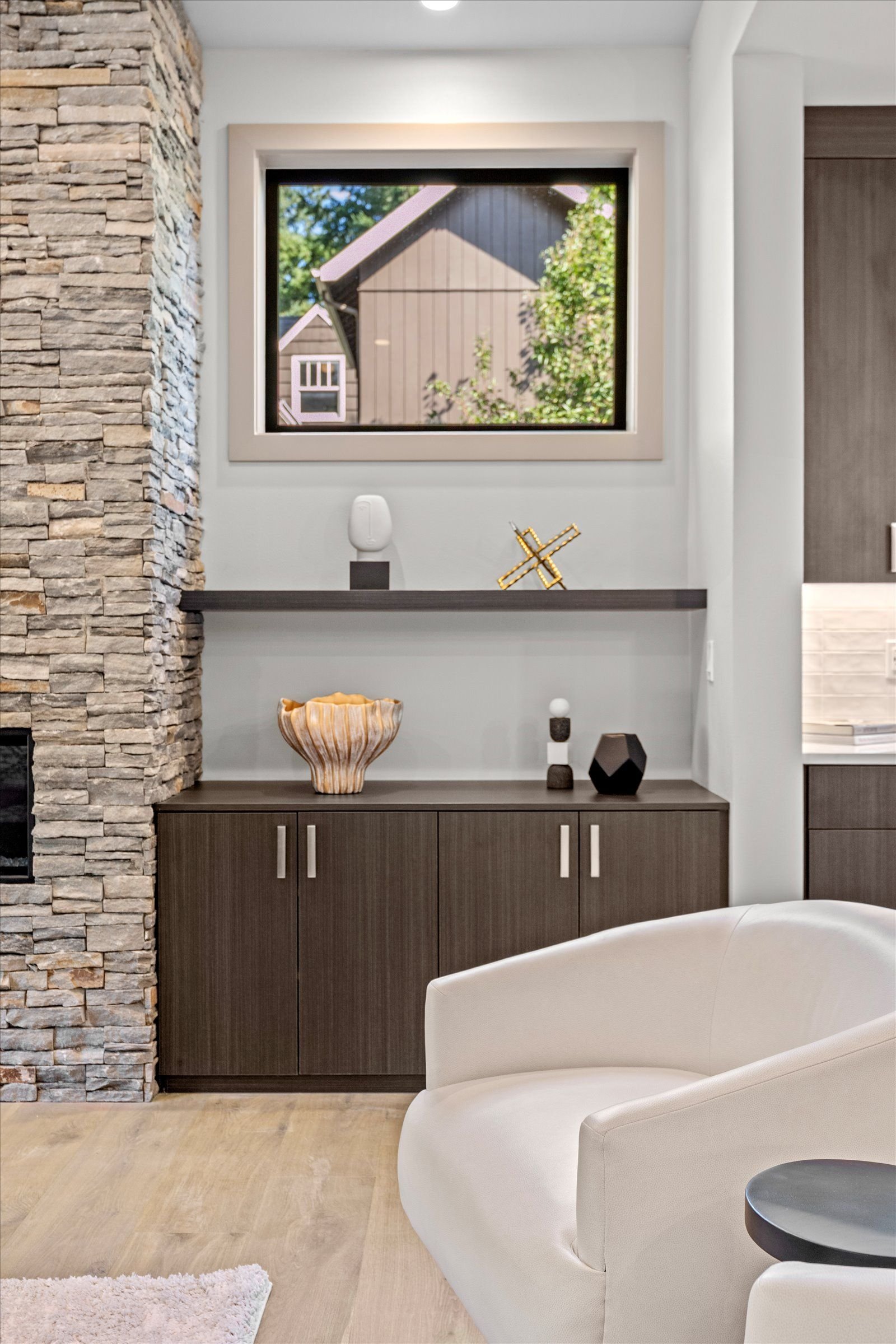 Built-in shelving detail